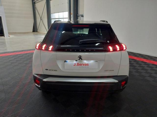 Peugeot 2008 image 2