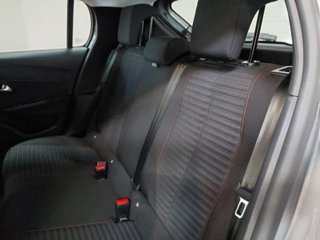 Peugeot 208 image 5