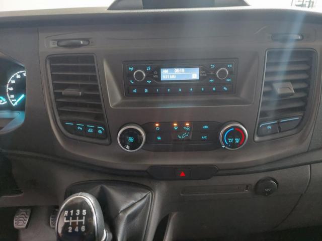 Ford Transit Custom image 4