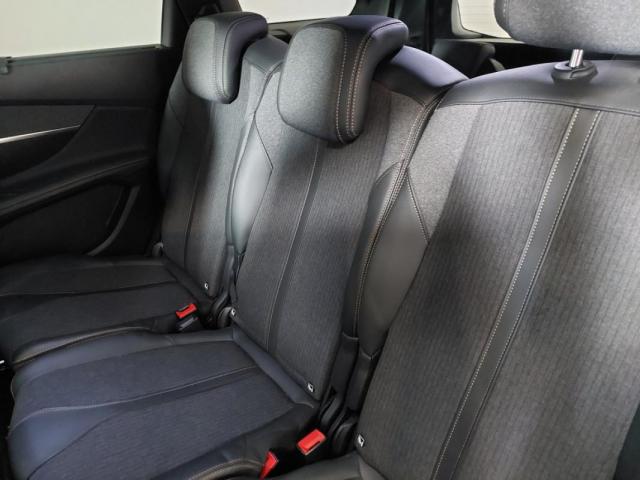 Peugeot 5008 image 8