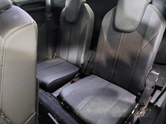 Peugeot 5008 image 1