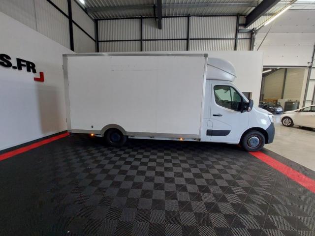 Renault Master image 2