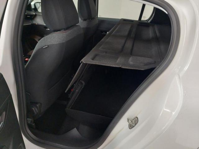 Peugeot 208 image 2