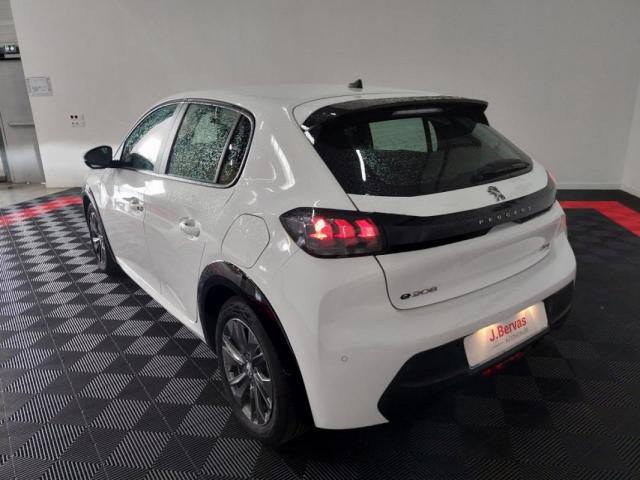 Peugeot 208 image 3