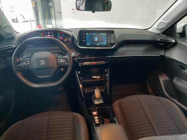 Peugeot 208 image 8