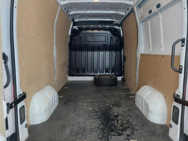 Renault Master image 9