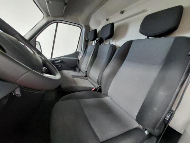 Renault Master image 2