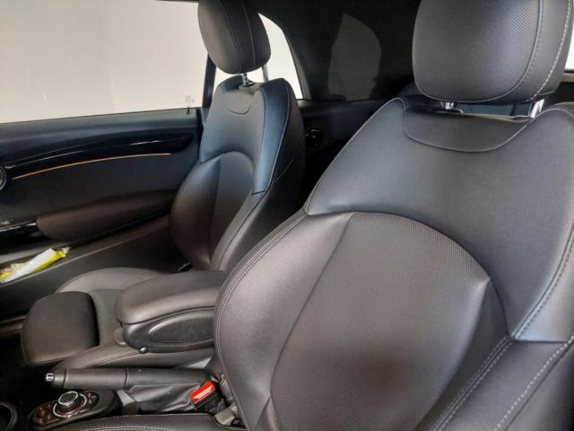 Mini Cabrio image 6