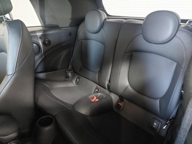 Mini Cabrio image 3