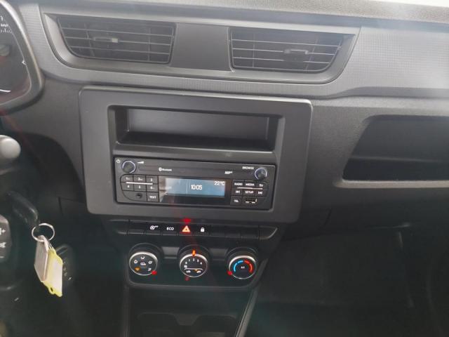 Renault Express Van image 5