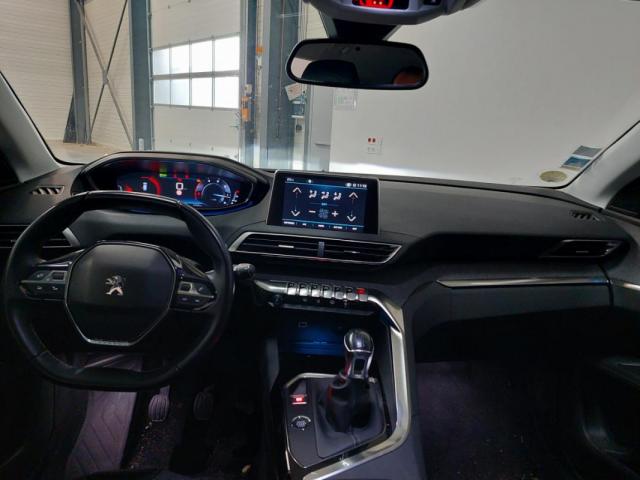 Peugeot 3008 image 3