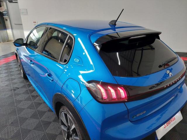 Peugeot 208 image 7