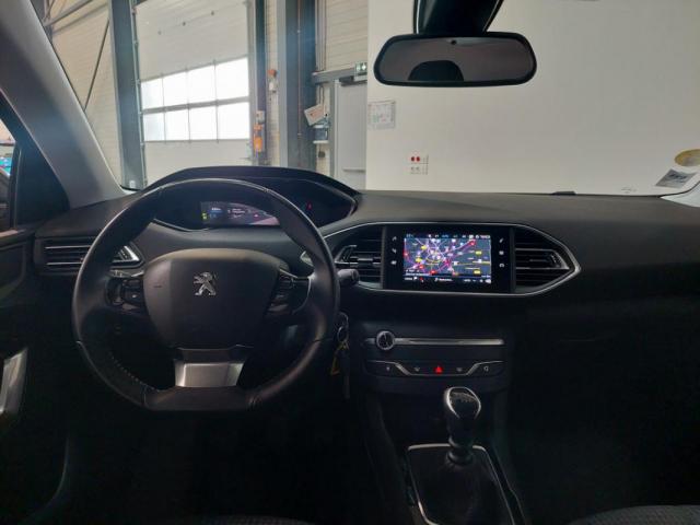 Peugeot 308 image 2