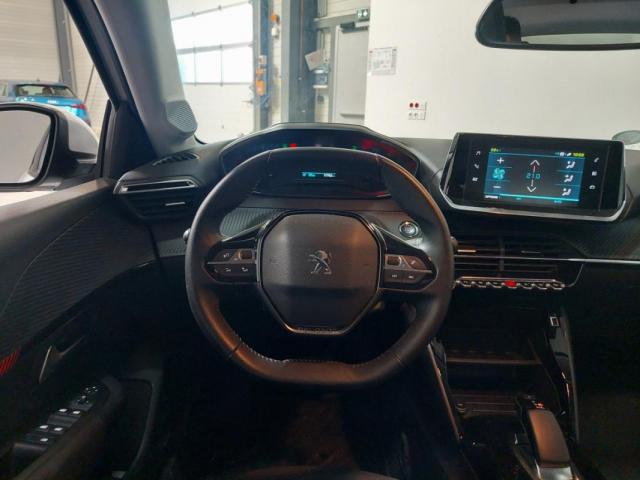 Peugeot 208 image 8