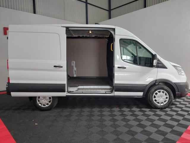 Ford Transit image 8