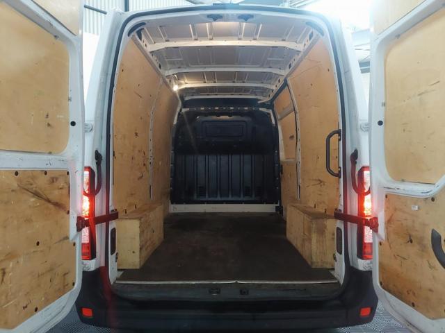 Renault Master image 2