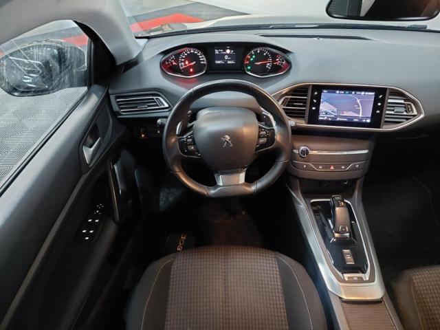 Peugeot 308 image 2