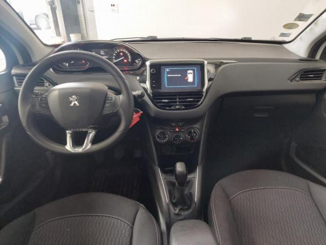 Peugeot 208 image 8