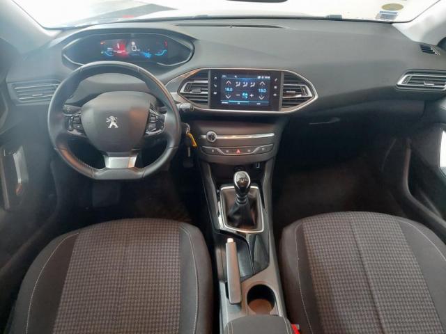 Peugeot 308 image 1