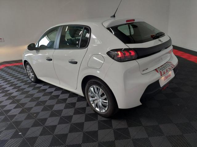 Peugeot 208 image 9