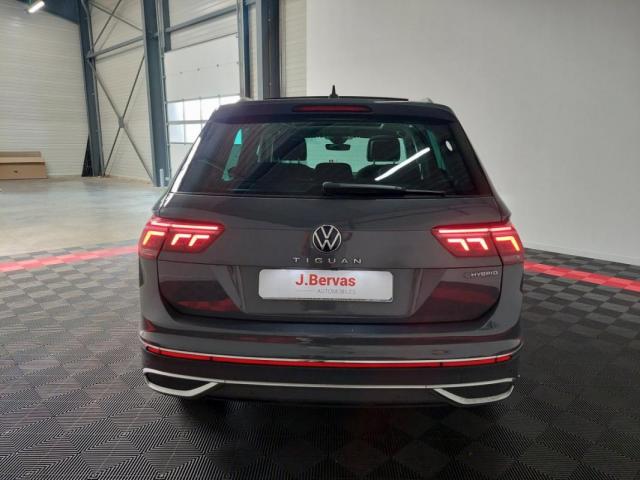 Volkswagen Tiguan image 8