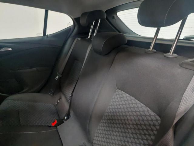 Opel Astra image 9