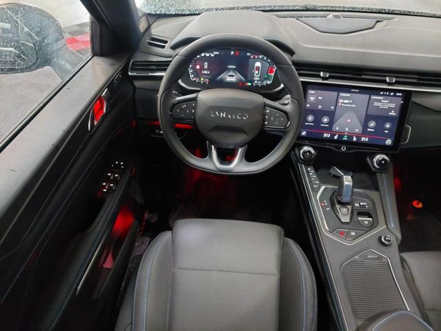 Lynk & Co 01 image 8