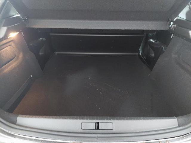 Peugeot 208 image 4