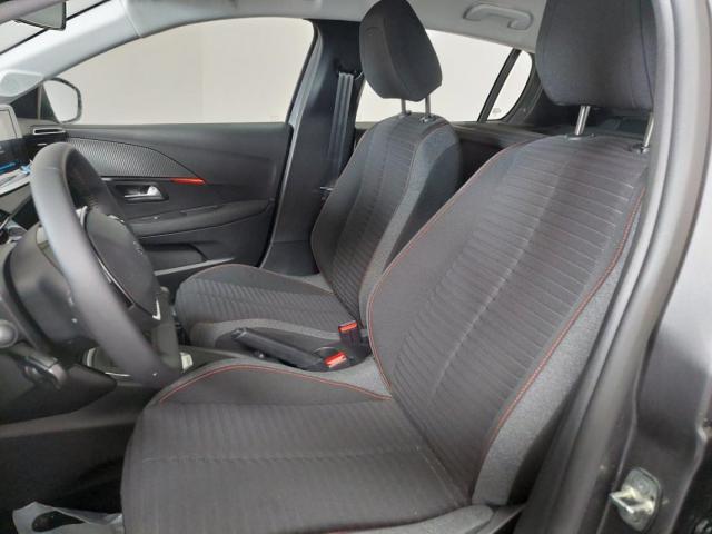Peugeot 208 image 8