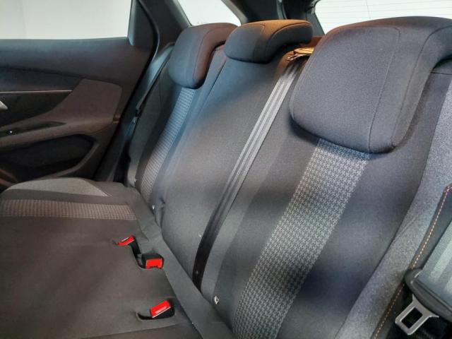 Peugeot 3008 image 3