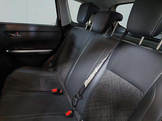 Suzuki Vitara image 6