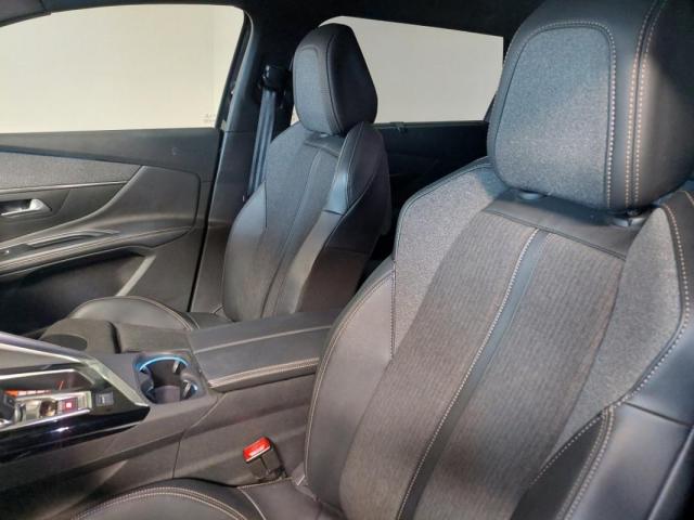 Peugeot 5008 image 1