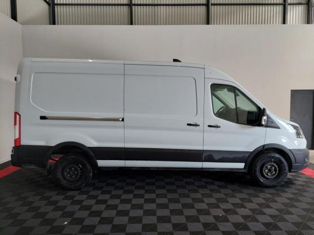 Ford Transit image 8