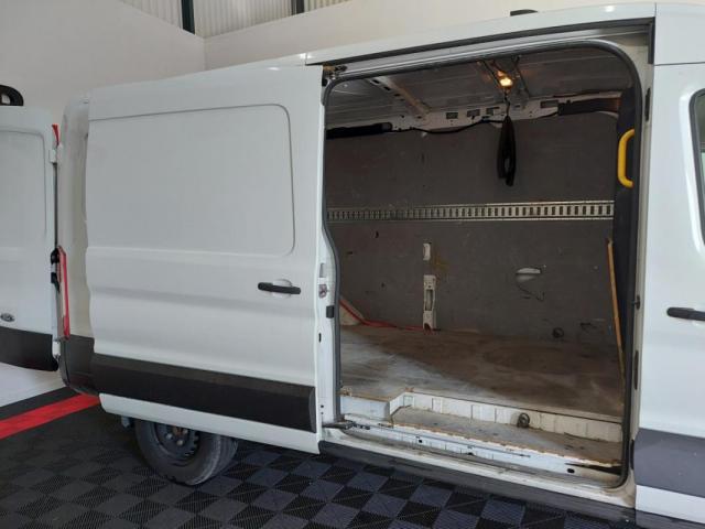 Ford Transit image 3