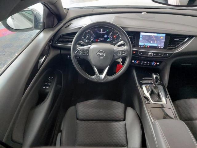 Opel Insignia Sports Tourer image 9