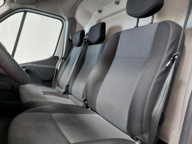Renault Master image 1