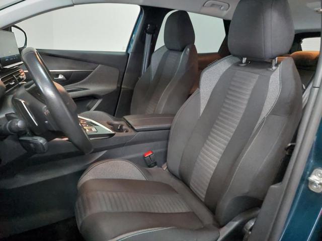 Peugeot 3008 image 2