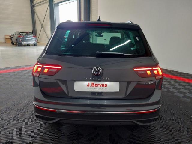 Volkswagen Tiguan image 8
