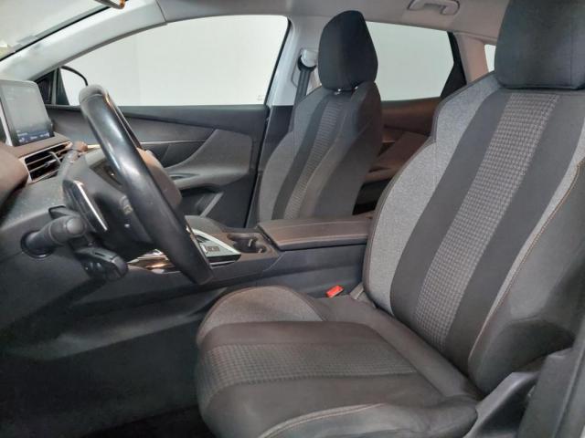 Peugeot 3008 image 3