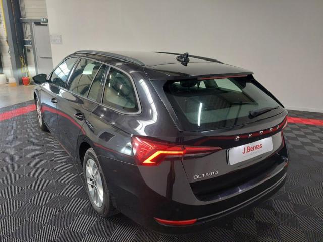 Skoda Octavia image 1