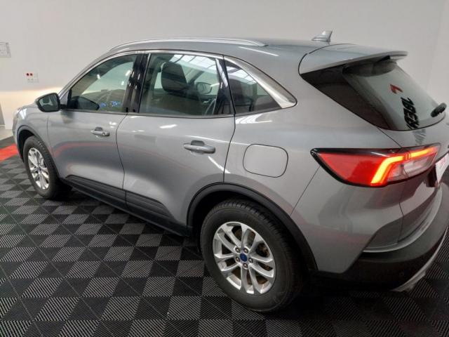 Ford Kuga image 2