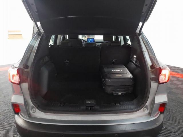 Ford Kuga image 8
