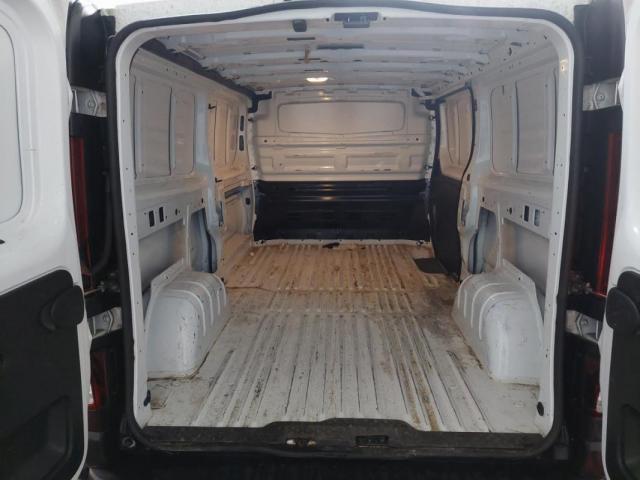 Nissan Nv300 image 8