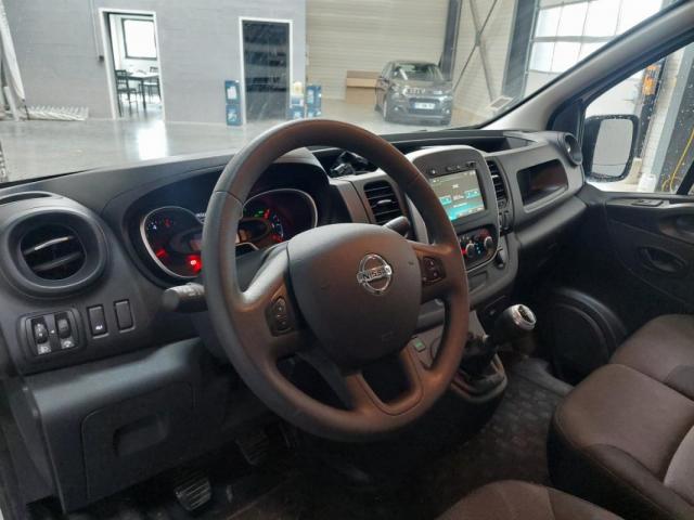 Nissan Nv300 image 4