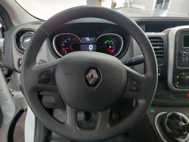 Renault Trafic image 2