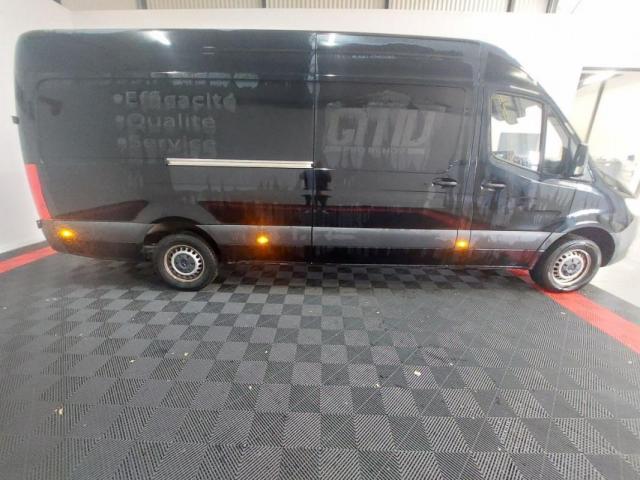 Mercedes Benz Sprinter image 4