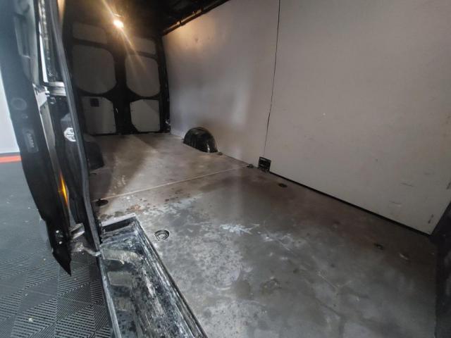 Mercedes Benz Sprinter image 2