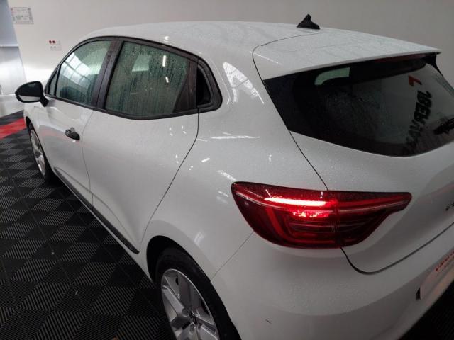 Renault Clio image 2