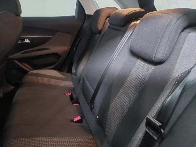 Peugeot 3008 image 6