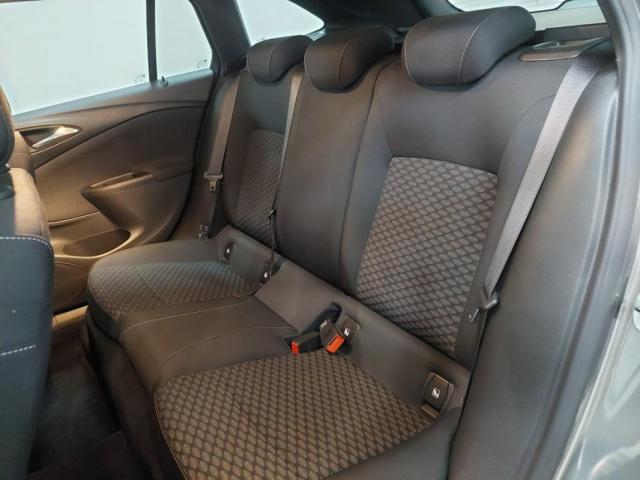 Opel Astra Sports Tourer image 6